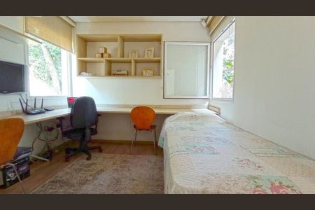 Casa para alugar com 450m², 4 quartos e 2 vagas Casa para alugar com 450m², 4 quartos e 2 vagasQuarto