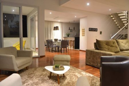 Casa para alugar com 450m², 4 quartos e 2 vagas Casa para alugar com 450m², 4 quartos e 2 vagasSala