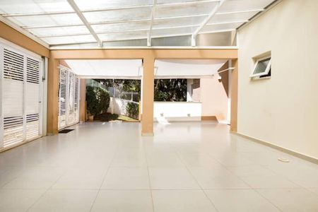 Casa para alugar com 450m², 4 quartos e 2 vagas Casa para alugar com 450m², 4 quartos e 2 vagasÁrea externa