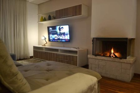 Casa para alugar com 450m², 4 quartos e 2 vagas Casa para alugar com 450m², 4 quartos e 2 vagasSala de TV