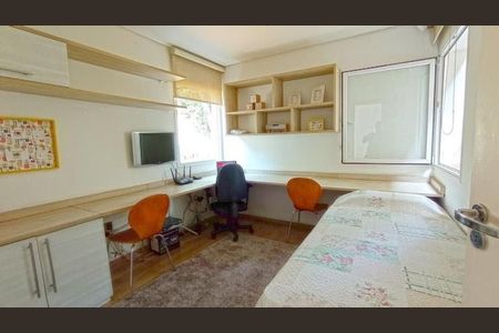 Casa para alugar com 450m², 4 quartos e 2 vagas Casa para alugar com 450m², 4 quartos e 2 vagasQuarto