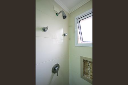 Apartamento à venda com 90m², 2 quartos e 2 vagasChuveiro do Banheiro da Suíte 1
