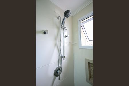 Apartamento à venda com 90m², 2 quartos e 2 vagasChuveiro do Banheiro da Suíte 2