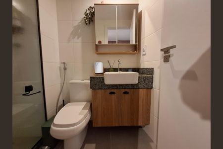 Banheiro  de apartamento para alugar com 1 quarto, 30m² em Centro, Rio de Janeiro