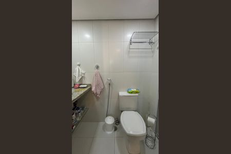 Apartamento à venda com 77m², 3 quartos e 2 vagas Apartamento à venda com 77m², 3 quartos e 2 vagasBanheiro da Suíte
