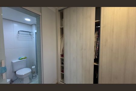 Apartamento à venda com 77m², 3 quartos e 2 vagas Apartamento à venda com 77m², 3 quartos e 2 vagasSuite Closet