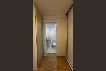 Apartamento à venda com 77m², 3 quartos e 2 vagas Apartamento à venda com 77m², 3 quartos e 2 vagasSuite Closet