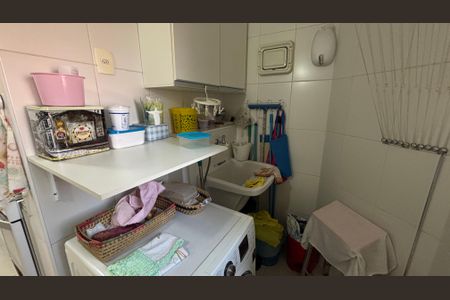 Apartamento à venda com 77m², 3 quartos e 2 vagas Apartamento à venda com 77m², 3 quartos e 2 vagasÁrea de Serviço