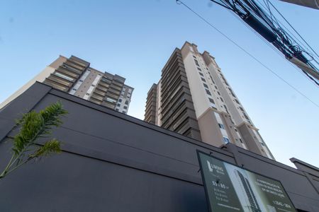Apartamento à venda com 55m², 2 quartos e 1 vaga Apartamento à venda com 55m², 2 quartos e 1 vagaFACHADA