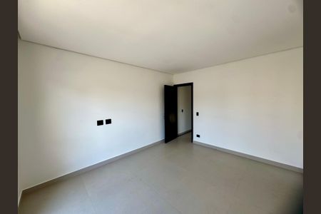 Casa à venda com 210m², 3 quartos e 4 vagasSuíte 1