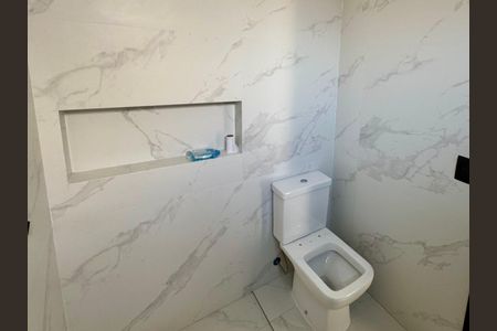 Casa à venda com 210m², 3 quartos e 4 vagasBanheiro 2