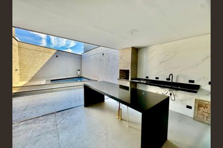 Casa à venda com 210m², 3 quartos e 4 vagasEspaço Gourmet