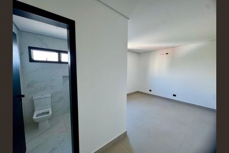 Casa à venda com 210m², 3 quartos e 4 vagasSuíte 2