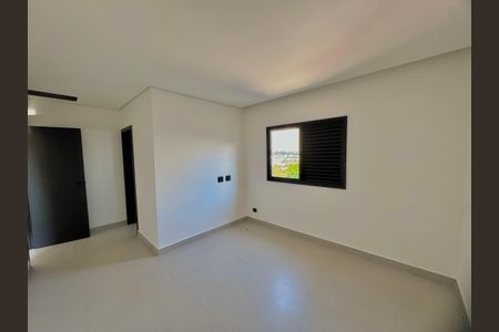 Casa à venda com 210m², 3 quartos e 4 vagasSuíte 2