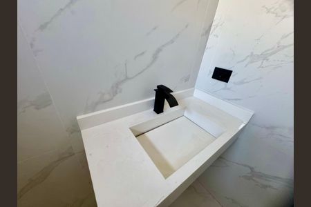Casa à venda com 210m², 3 quartos e 4 vagasBanheiro 1