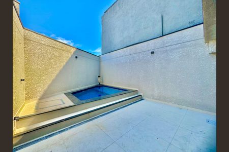 Casa à venda com 210m², 3 quartos e 4 vagasPiscina