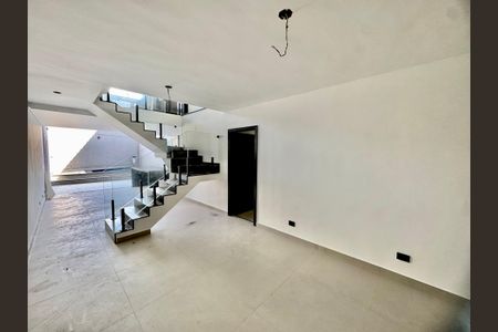 Casa à venda com 210m², 3 quartos e 4 vagasÁrea de Serviço