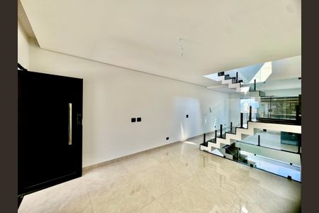 Casa à venda com 210m², 3 quartos e 4 vagasSala
