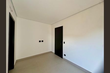 Casa à venda com 210m², 3 quartos e 4 vagasSuíte 3