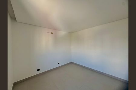 Casa à venda com 210m², 3 quartos e 4 vagasSuíte 2