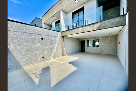 Casa à venda com 210m², 3 quartos e 4 vagasGaragem