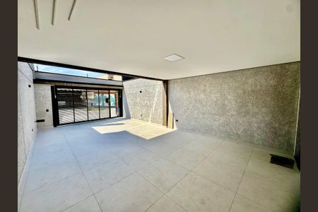 Casa à venda com 210m², 3 quartos e 4 vagasGaragem