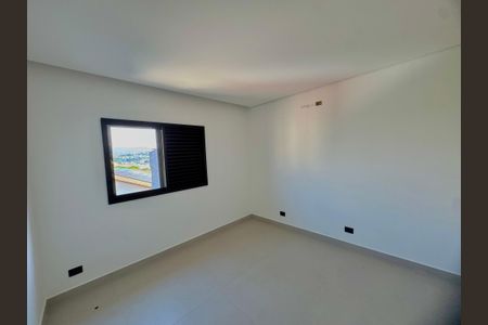 Casa à venda com 210m², 3 quartos e 4 vagasSuíte 2