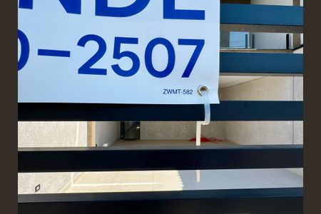 Casa à venda com 210m², 3 quartos e 4 vagasCódigo da placa ZWMT-582