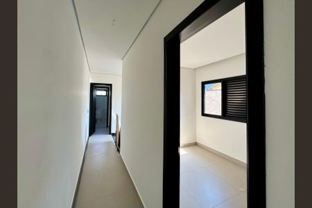 Casa à venda com 210m², 3 quartos e 4 vagasCorredor interno