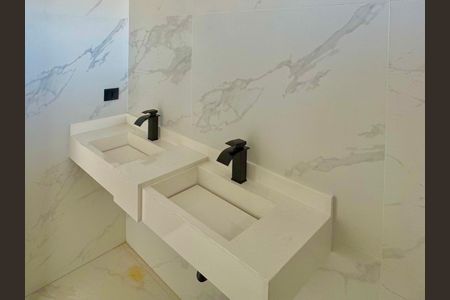 Casa à venda com 210m², 3 quartos e 4 vagasBanheiro 3