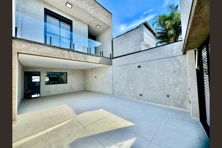 Casa à venda com 210m², 3 quartos e 4 vagasGaragem