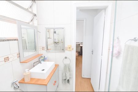 Apartamento para alugar com 65m², 2 quartos e sem vagaBanheiro