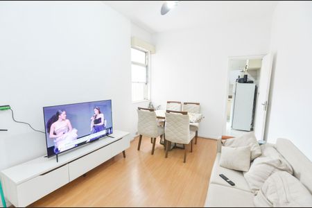 Apartamento para alugar com 65m², 2 quartos e sem vagaSala