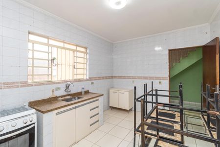Casa para alugar com 100m², 2 quartos e 2 vagasCozinha