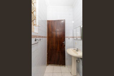 Casa para alugar com 100m², 2 quartos e 2 vagasBanheiro