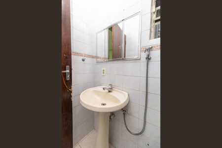 Banheiro de casa para alugar com 2 quartos, 100m² em Jardim Guapira, São Paulo