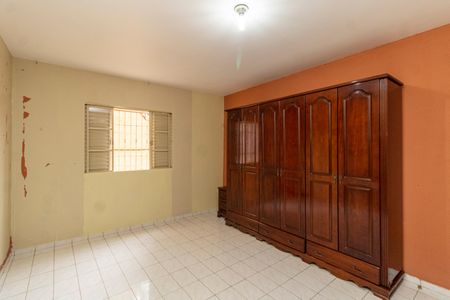 Casa para alugar com 100m², 2 quartos e 2 vagasQuarto 2