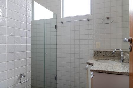 Banheiro da Suíte de apartamento à venda com 3 quartos, 111m² em Calafate, Belo Horizonte