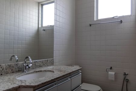 Apartamento à venda com 111m², 3 quartos e 2 vagas Apartamento à venda com 111m², 3 quartos e 2 vagasBanheiro Social