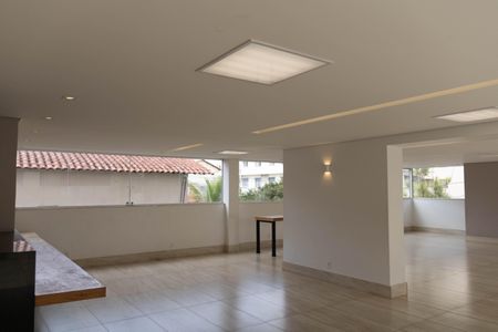Apartamento à venda com 111m², 3 quartos e 2 vagas Apartamento à venda com 111m², 3 quartos e 2 vagasÁrea comum - Salão de festas