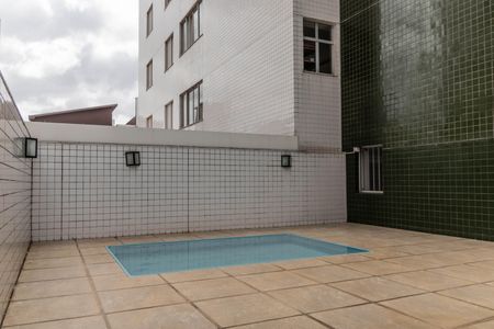 Apartamento à venda com 111m², 3 quartos e 2 vagas Apartamento à venda com 111m², 3 quartos e 2 vagasÁrea comum - Piscina
