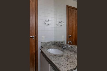 Apartamento à venda com 111m², 3 quartos e 2 vagas Apartamento à venda com 111m², 3 quartos e 2 vagasBanheiro Social