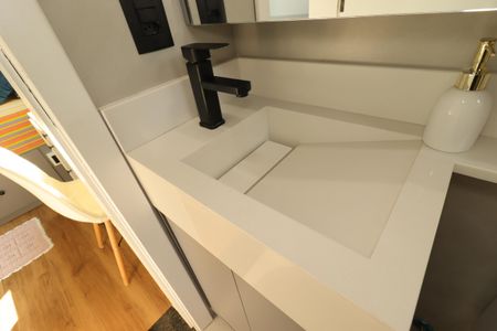 Casa à venda com 180m², 3 quartos e 3 vagasBanheiro da Suíte 2 - Pia