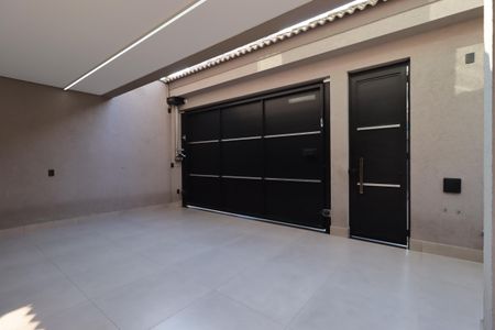 Casa à venda com 180m², 3 quartos e 3 vagasGaragem