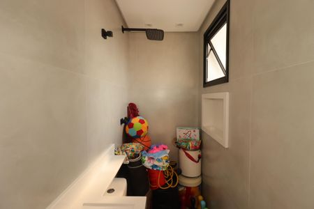 Casa à venda com 180m², 3 quartos e 3 vagasBanheiro de Serviço