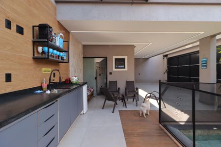 Casa à venda com 180m², 3 quartos e 3 vagasÁrea Gourmet do Térreo