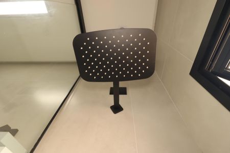 Casa à venda com 180m², 3 quartos e 3 vagasBanheiro da Suíte 1 - Chuveiro