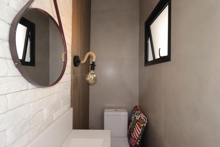 Casa à venda com 180m², 3 quartos e 3 vagasLavabo da Área Gourmet do Térreo