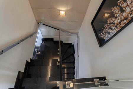 Apartamento à venda com 143m², 4 quartos e 2 vagasEscada