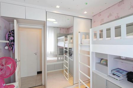 Apartamento à venda com 143m², 4 quartos e 2 vagasQuarto 2